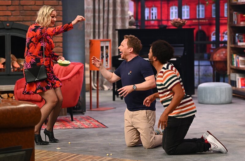 (v.l.n.r.) Ruth Moschner; Ralf Schmitz; Simon Pearce – Bild: SAT.1 /​ Willi Weber