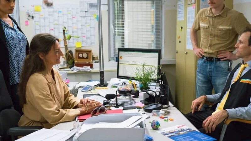 Sabine Kolinski (Catrin Striebeck), Thorsten (Marc Hosemann) – Bild: Amazon