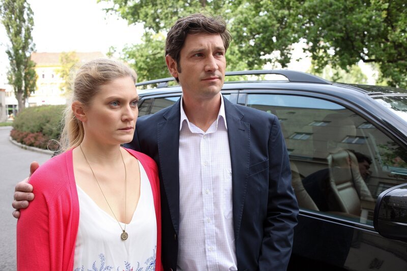 Magdalena Kronschläger (Judith Hofer), Andreas Kiendl (Bernd Hofer). – Bild: ORF 2