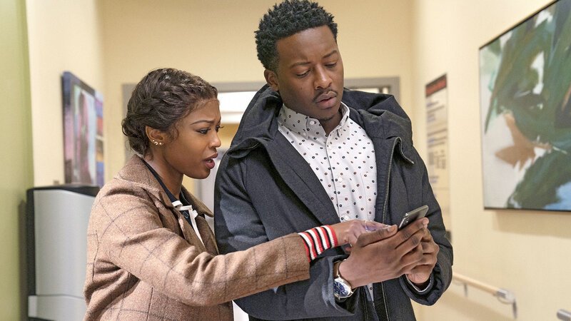 „Almost Famous“ – Ali is hopeful when she’s told that she’s a candidate for a new drug trial. Pictured: Javicia Leslie as Ali Finer and Brandon Micheal Hall as Miles Finer. Beschreibung der Episode: Ali candidate for drug trial; Miles reluctant to help Kylie. – Bild: CBS Broadcasting, Inc.