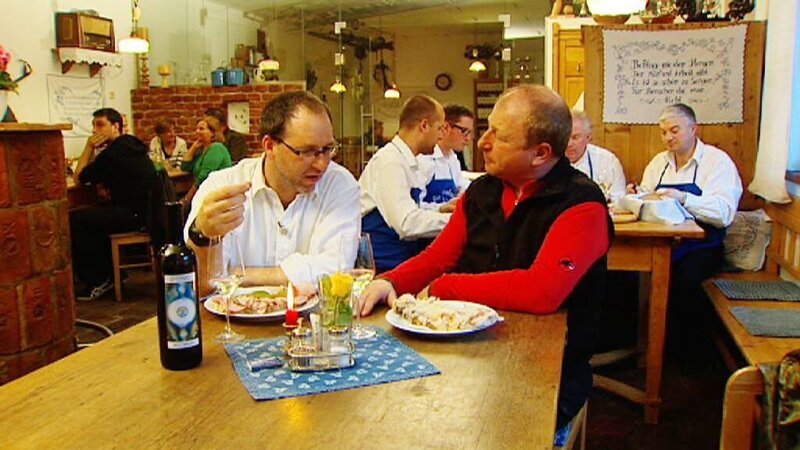 Harry Prünster mit Günther Gottfried, Kult-Ur-Schenke. – Bild: ORF III