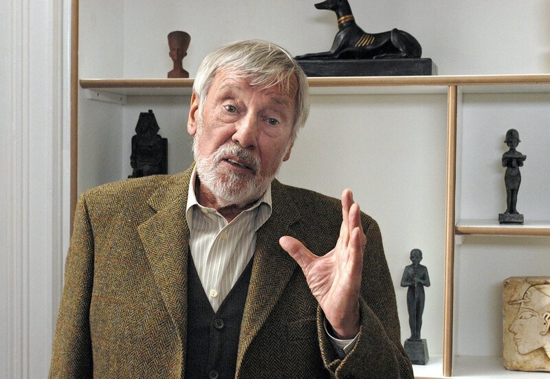 Werner (Dietmar Schönherr) versteht sich nicht so gut mit seiner Tochter Cleo, die notgedrungen mit ihren Kindern zu ihm ziehen musste. – Bild: SWR/​ARD/​Degeto/​Katrin Knoke