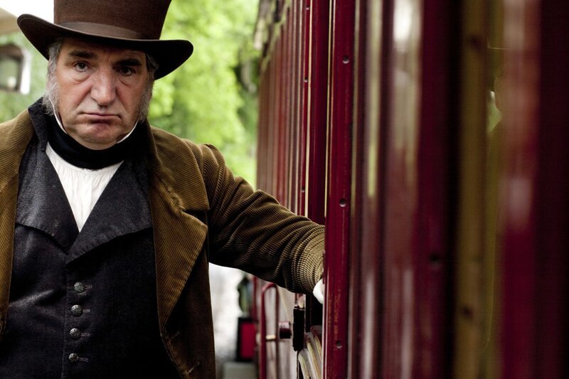 Jim Carter as Captain Brown. – Bild: Sony Channel