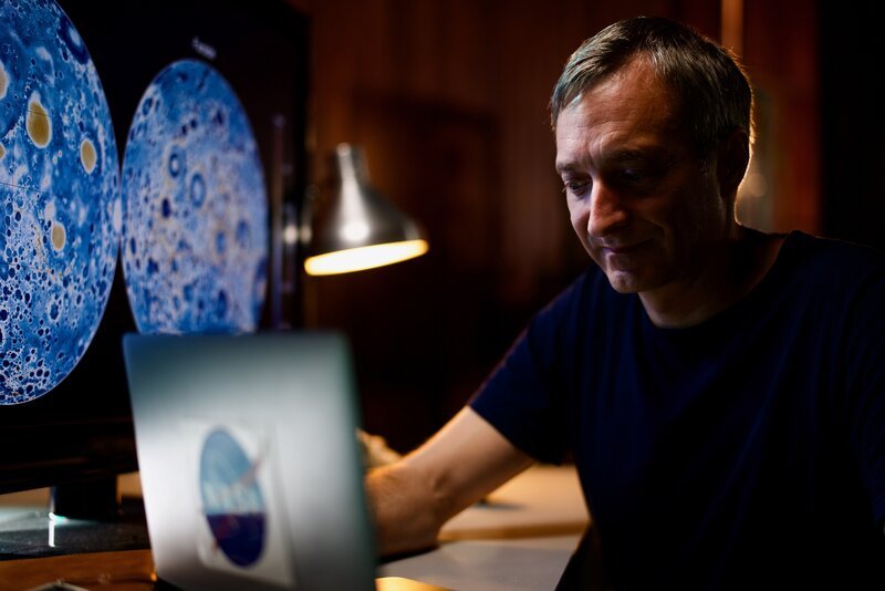 Picture Shows: Dr Mark Wieczorek Côte D’Azur Observatory Grail Mission – Bild: BBC/​Ali Pares