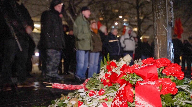 Eine Blutspur quer durch Deutschland: Bei ihren Gegnern schrecken die rechtsextremen Grauen Wölfe auch vor Mord nicht zurück. – Bild: HR/​streetsfilm