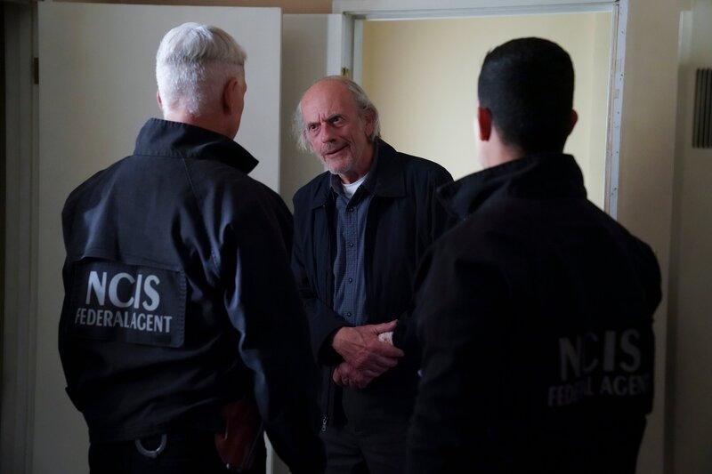 (v.l.n.r.) Leroy Jethro Gibbs (Mark Harmon); Joe Smith (Christopher Lloyd); Nick Torres (Wilmer Valderrama) – Bild: MMXVI by CBS Studios Inc.All rights reserved