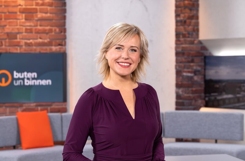 RADIO BREMEN Kirsten Rademacher Buten un binnen Moderatorin Kirsten Rademacher im neuen buten un binnen-Studio am 09.02.2019 – Bild: Radio Bremen / Jan Rathke / RB TV/Pressestelle RADIO BREMEN Kirsten Rademacher Buten un binnen Moderatorin Kirsten Rademacher im neuen buten un binnen-Studio am 09.02.2019 – Bild: Radio Bremen / Jan Rathke / RB TV/Pressestelle
