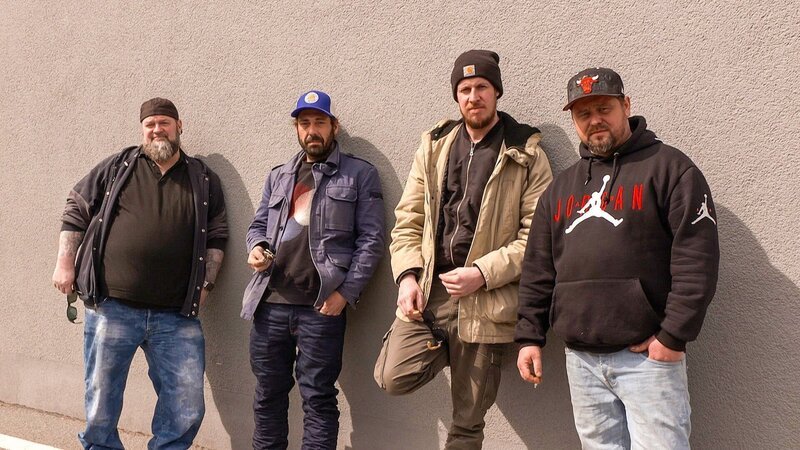 Timo, Kirk, Maui und Charly (v.l.). – Bild: RTL /​ Matthias Benzing /​ D: Tuning Profis, Die /​ 04