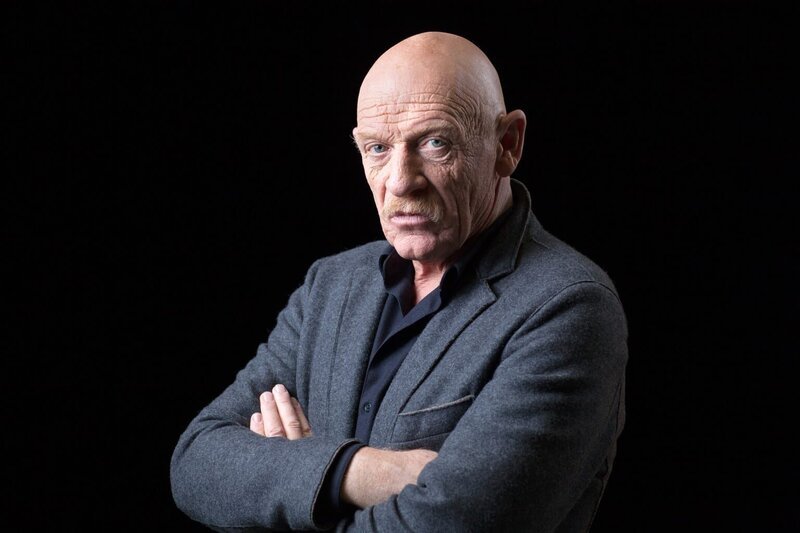 In „Im Kopf des Verbrechers“ analysiert der erfahrene Gefängnisarzt Joe Bausch spannende Kriminalfälle … – Bild: SAT.1 Gold