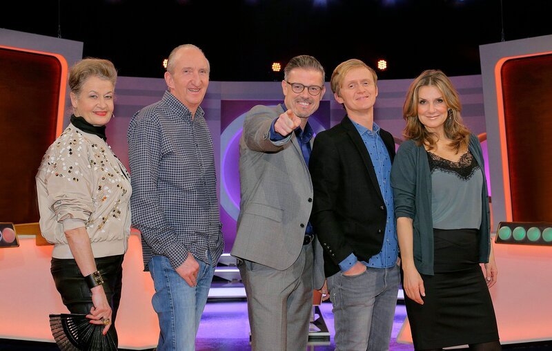 Ratespiel mit Spaß und Schwindel, mit Michael Antwerpes v.li. Ursula Cantieni, Mike Krüger, Michael Antwerpes, Pierre M. Krause und Kim Fisher. – Bild: SWR/​Peter A. Schmidt
