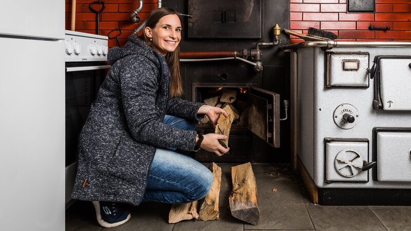 SRF bi de Lüt – Landfrauenküche  Staffel 16 Anja Maag 2022 – Bild: SRF/​Ueli Christoffel