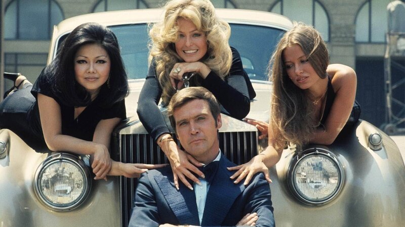 Steve Austin (Lee Majors), Major Kelly Wood (Farrah Fawcett, M.) – Bild: TVNOW /​ Silverton Productions/​Universal Television