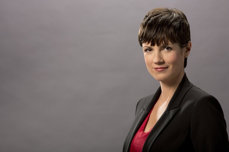 Special Agent Meredith „Merri“ Brody (Zoe McLellan) … – Bild: 2014 CBS Broadcasting Inc. All Rights Reserved. Lizenzbild frei