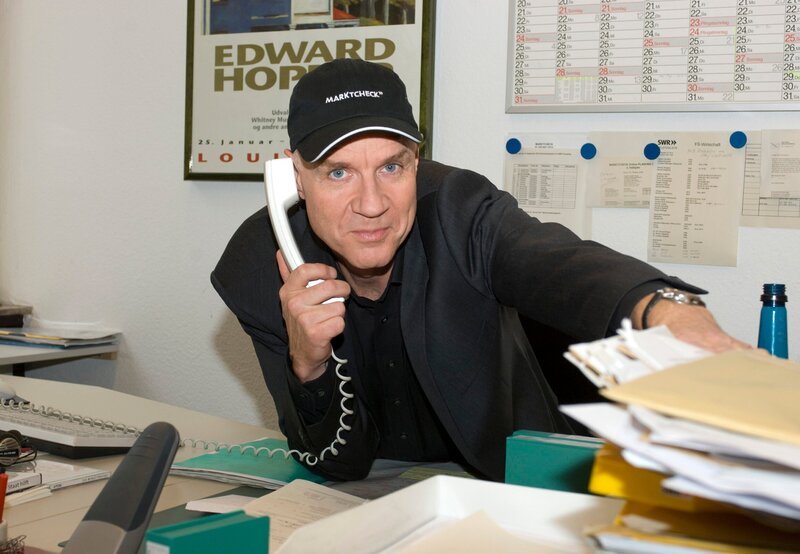 SWR Fernsehen MARKTCHECK, „Das Verbrauchermagazin“, MARKTCHECK-Reporter Axel Sonneborn setzt sich ein, recherchiert, hakt nach und versucht, den Ärger aus der Welt zu schaffen. – Bild: SWR/​Alexander Kluge