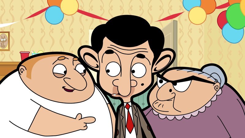 Mrs. Wicket (r.) erklärt dem Türsteher (li.) und Mr. Bean, dass die Party eigentlich eine Überraschungsparty sein sollte. – Bild: Boomerang (DE) /​ Tiger Aspect Productions Ltd