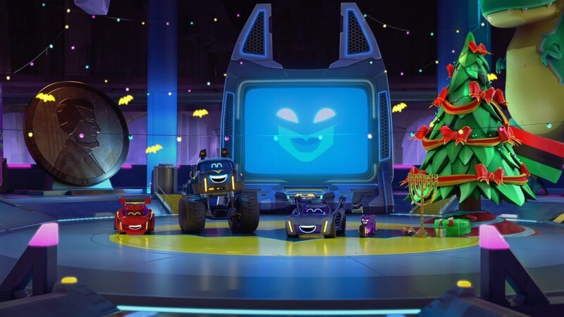 v.li.: Redbird, Buff, Batcomputer (hinter), Bam, Bibi – Bild: Warner Bros. Entertainment Inc. /​ DC