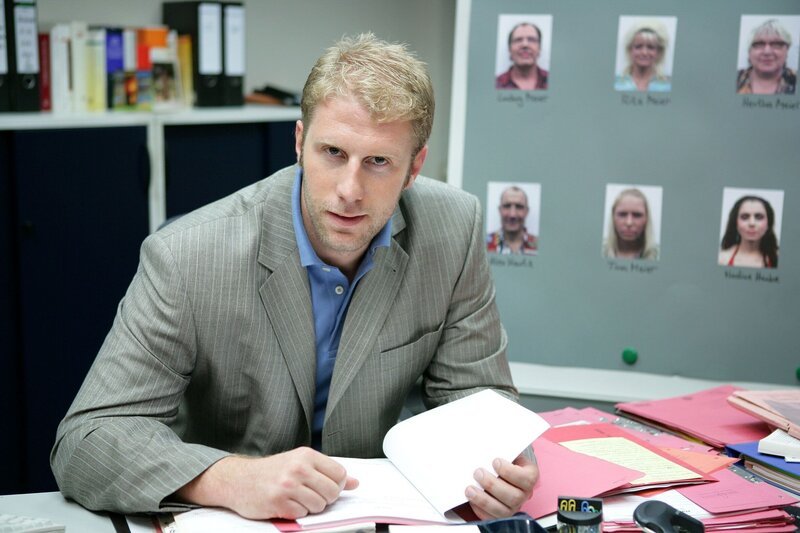 Staatsanwalt Christopher Posch – Bild: RTLplus /​ Gregorowius