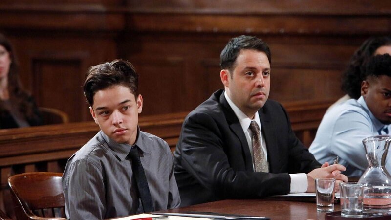 V.l.: Will Reeves (Jason Genao), Counselor Michael Gutherie (Steve Rosen), Ronnie Ellis (J. Mallory McCree) – Bild: RTL /​ NBC Studios