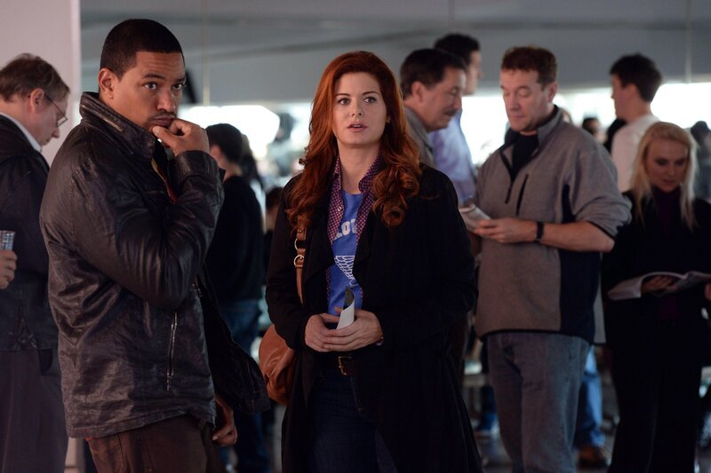 Als der erfolgreiche Fruchtbarkeitsmediziner Dr. Karl Forster als vermisst gemeldet wird, müssen Laura (Debra Messing, r.) und Billy (Laz Alonso, l.) ermitteln, um ihn zu finden, bevor es zu spät ist … – Bild: Warner Bros. Entertainment, Inc.