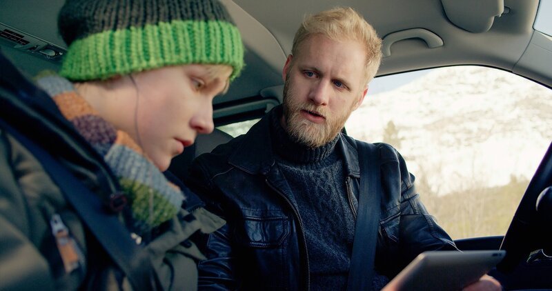 L-R: Lars (Bjornar Lysfoss Hagesveen) and his father (Daniel Leirmo) – Bild: NDR /​ KiKA-Bildredaktion /​ NordicStories