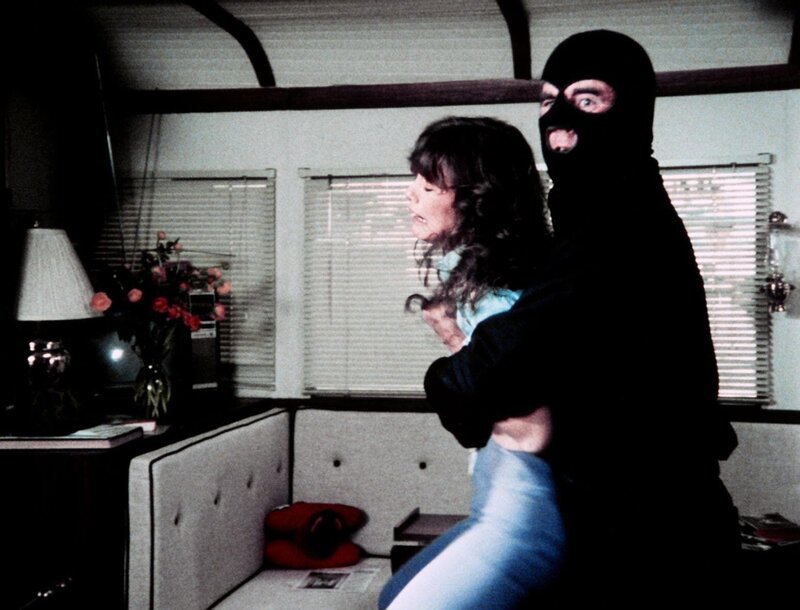 Allison (Maylo McCaslin) soll von einem Unbekannten entführt werden. – Bild: RTL Crime