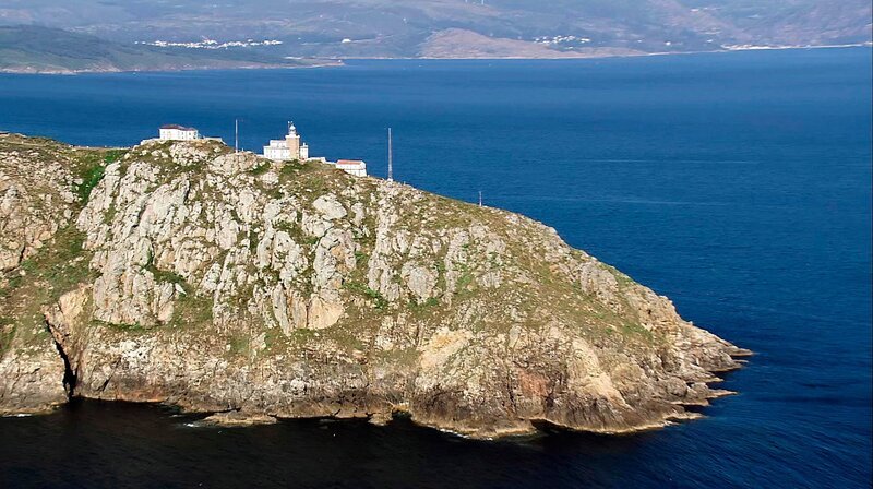 Kap Finisterre an der Nordwestspitze Spaniens galt lange als „Ende der Erde“. – Bild: phoenix/​ZDF/​Skyworks