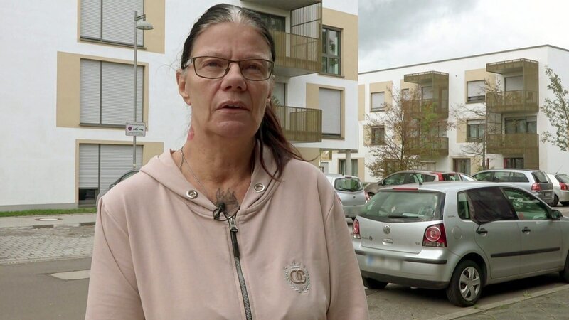 Bei Beate ist Sohn Pascal wieder eingezogen – Bild: RTL Zwei