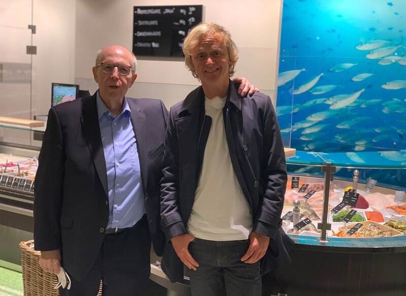 Kölner Edelbauer Reiner Calmund gilt als einer der bedeutendsten Sportfunktionäre der Bundesliga-Geschichte. In dieser Kurzstrecke hat Pierre M. Krause endlich mal die Chance, mit jemandem zu reden, der genau so fußballverrückt ist wie er selbst. – Bild: SWR/​dibido /​ ZDF