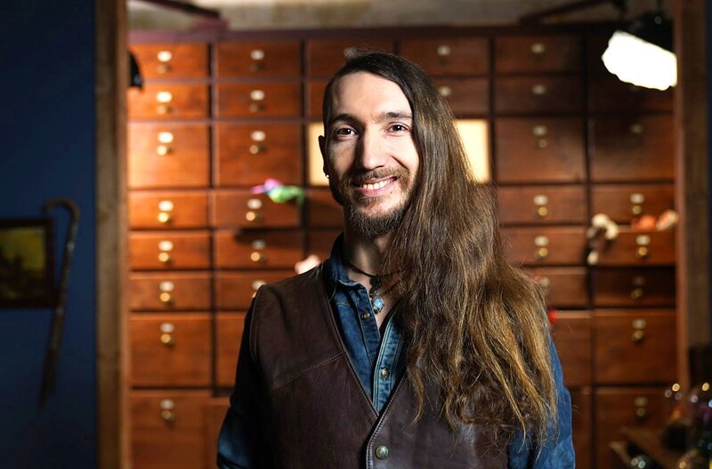 Noahs Freundin Sabrina hat einen schweren Unfall auf der Rückfahrt vom Grand Canyon nicht überlebt. – Bild: MDR