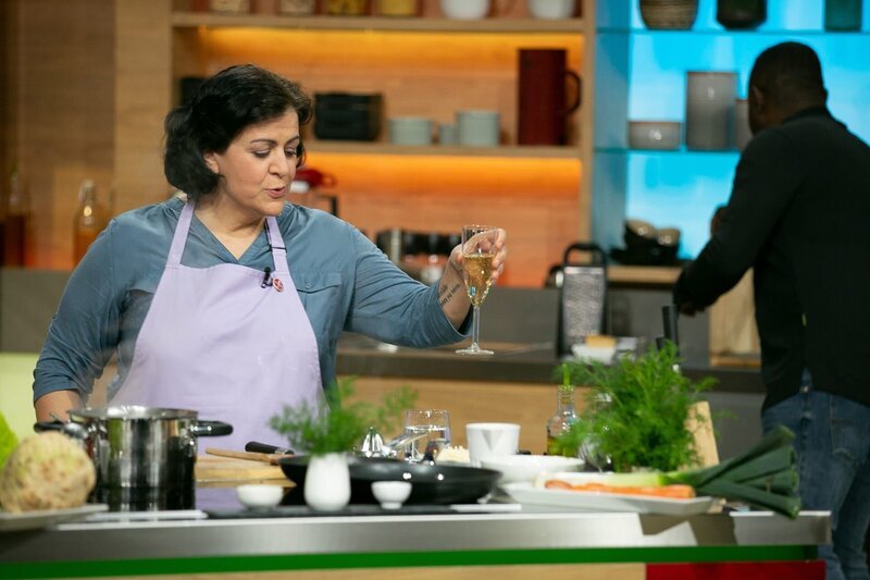 Makrina Schneider in Aktion. – Bild: ZDF und Norman Kalle