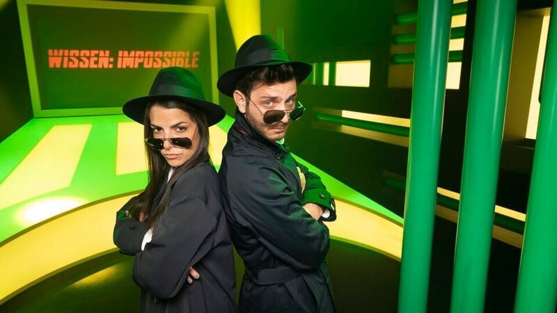 In „Wissen macht Ah!“ werden diesmal die Klugscheißer-Kompetenzen von Clarissa und Tarkan auf die ultimative Probe gestellt. – Bild: WDR/​Thorsten Schneider