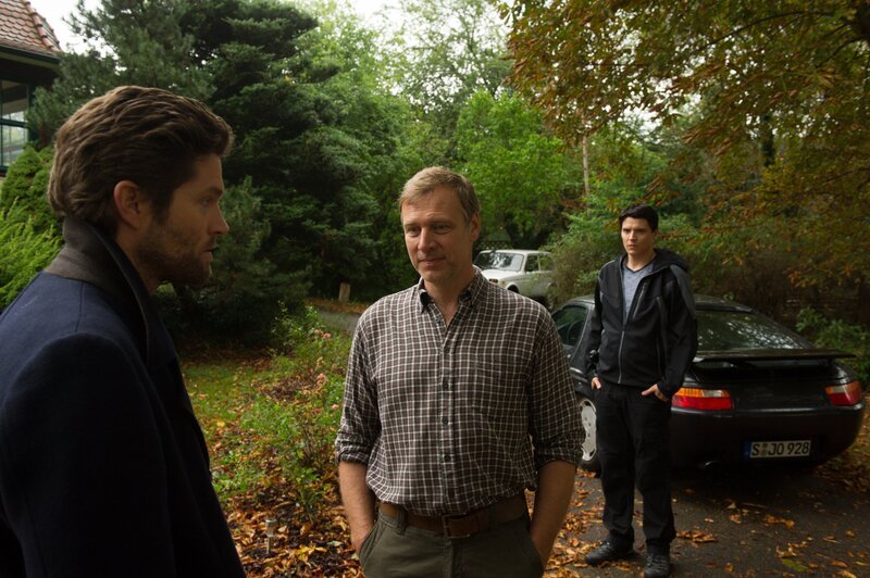 L-R: Jo Stoll (Peter Ketnath) und Philipp Brunner (Christoph Grunert) und Rico Sander (Benjamin Strecker) – Bild: ZDF/​MARKUS-FENCHEL