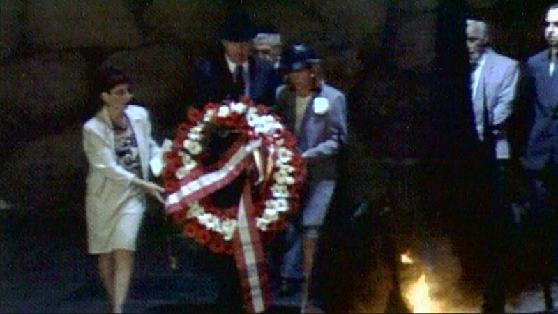 Kranzniederlegung in Jerusalem. – Bild: ORF III