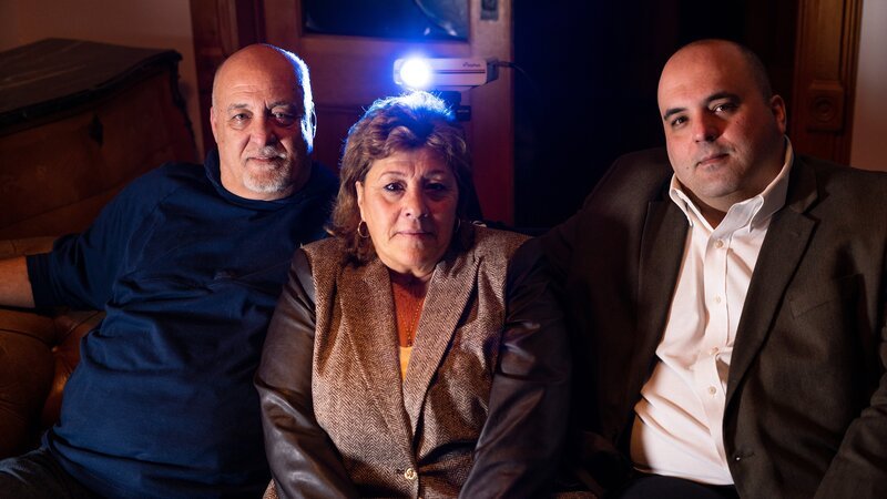 Still – John Mapes, Theresa Mapes and Little John Mapes by projector – Bild: Discovery Communications, LLC/​Aminah Brunt