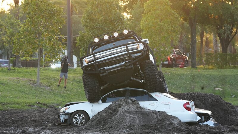 Apocalypse Hummer EV Reveal, as seen on Truck Dynasty. – Bild: Warner Bros. Discovery, Inc. or its subsidiaries and affiliates