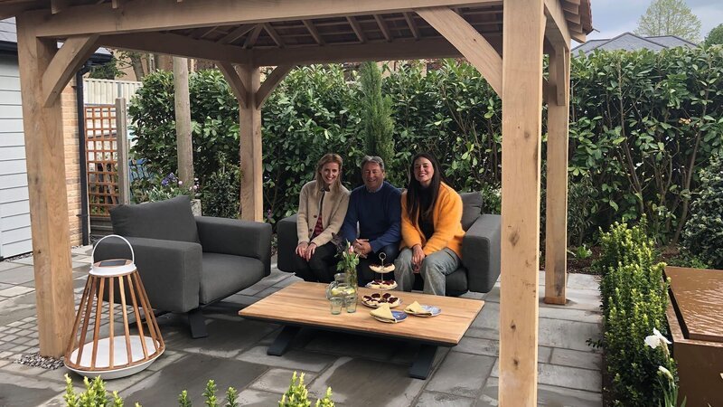 Alan Titchmarsh (m.) – Bild: All3Media