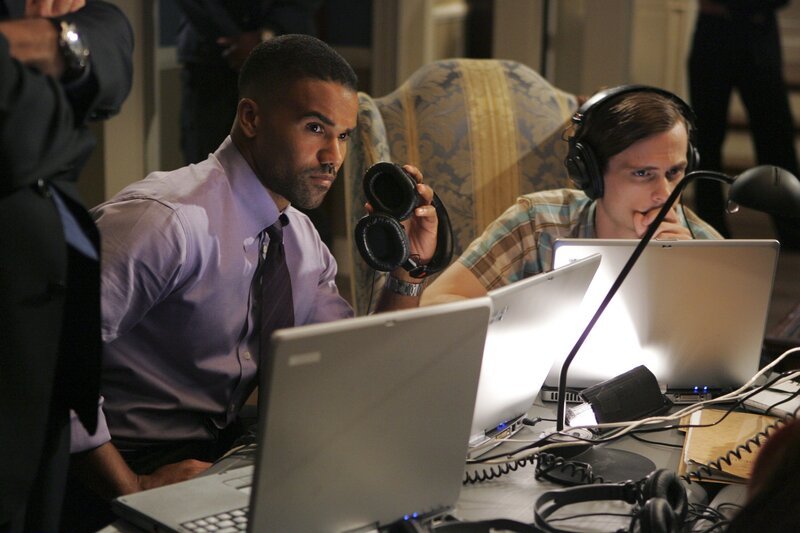 Stehen vor einem schwierigen Fall: Special Agent Derek Morgan (Shemar Moore, l.) und Dr. Spencer Reid (Matthew Gray Gubler, r.) … – Bild: CLIFF LIPSON /​ CBS