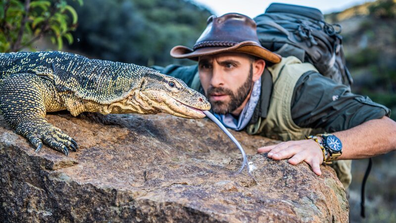 Coyote Peterson and his Brave Wilderness crew plunge deep into the rainforest of Costa Rica where they come close to Central America’s most lethal pit viper! Their journey is strewn with obstacles and the danger is real as we Return to the Wilderness! – Bild: JORDAN ENGLE