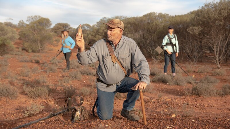Ted Mahoney on the hunt for gold. – Bild: image: Amanda Miller Phography /​ Amanda Miller /​ Electric Pictures Pty Ltd;5. AM_ /​ Electric Pictures Pty Ltd.