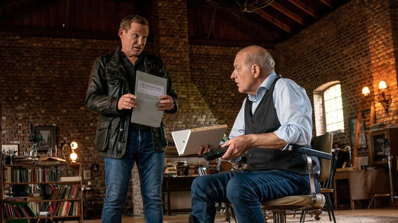 l-r: Roland Jankowsky als Overbeck, Leonard Lansink als Georg Wilsberg – Bild: ZDF