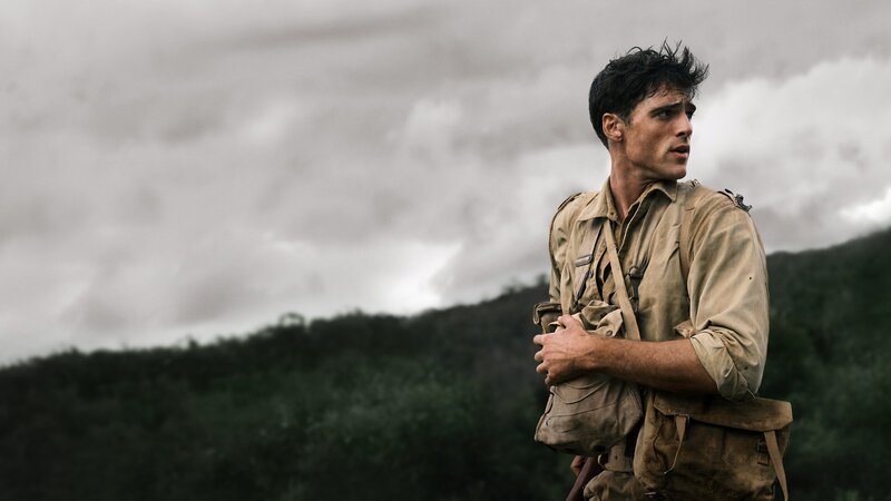 l-r:Jacob Elordi als Dorrigo Evans,  Olivia DeJonge als Ella Evans – Bild: Sony