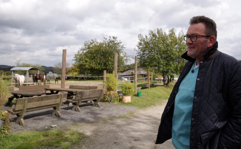 Tierarzt aus Leidenschaft: Dr. Dreesen … – Bild: SAT.1 Gold