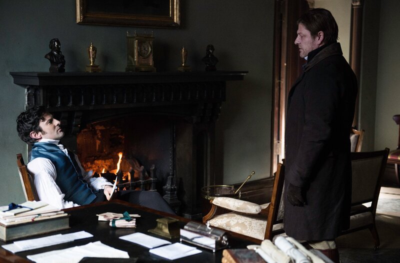 Lord Daniel Hervey (Ed Stoppard, l.) und John Marlott (Sean Bean, r.). – Bild: WDR/​Rainmark Films