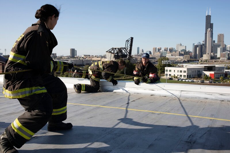 Stella Kidd, Matthew Casey, Lt. Kelly Severide. – Bild: NBCUniversal Media, LLC/​NBC