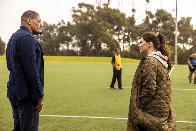 Terry (Willie Mason, l.); Huela (Emma Lung, r.) – Bild: Jungle Entertainment Pty Ltd /​ Stan Entertainment Pty Ltd /​ Screen Australia /​ Lisa Tomasetti