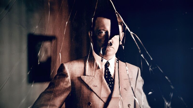 Artwork zu „Hitler – Ein Leben in Bildern“. – Bild: RTL /​ WOODCUT MEDIA /​ Der Aufstieg