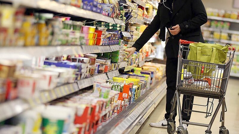  Alles wird teurer – kann es sein, dass sich Hersteller und Handel im Schatten der letzten Krisen die Taschen voll machen? – Bild: ORF/​Autentic/​WDR