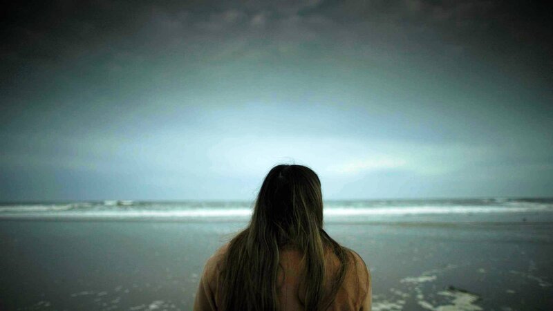 Sonnenkollektoren als Energiequelle. – Bild: Crime + Investigation