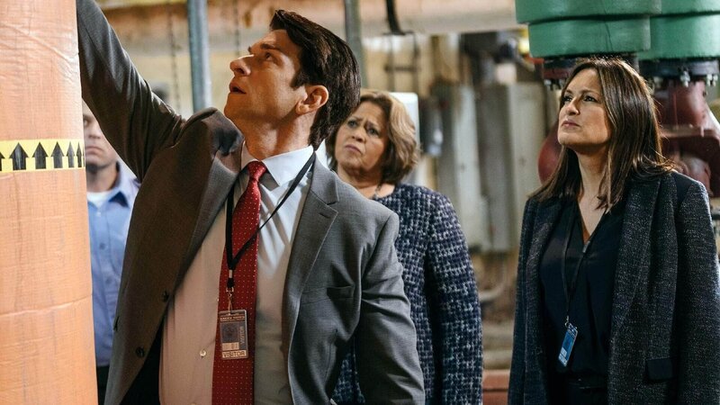 V.l.: Sg. Mike Dodds (Andy Karl), Lucille Fenton (Anna Deavere Smith), Olivia Benson (Mariska Hargitay) – Bild: RTL /​ NBC Studios