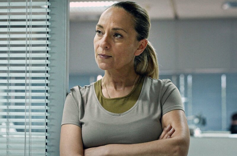 Zusammen mit ihrem Kollegen stellt Vesna Horak (Sandra Loncarić) fest, dass sie es wohl mit einer Mordserie zu tun haben. Nur langsam kommen die beiden dem Täter auf die Spur … – Bild: ZDF /​ Danko Vucinovic /​ Drugi Plan /​ Beta Film /​ arte